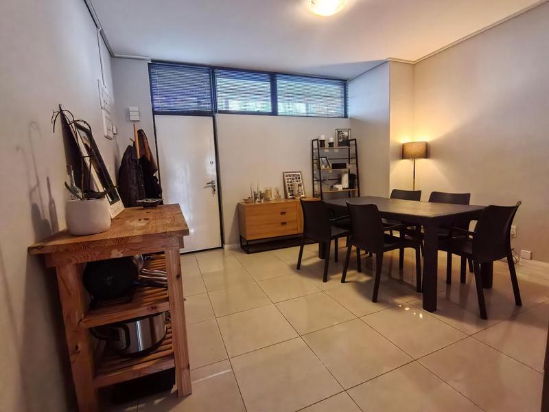 To Let 2 Bedroom Property for Rent in Green Point Upper Western Cape
